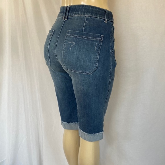 DEMOCRACY Jeans Tummy Control Size 4 Blue Denim Fray Cuffed Bermuda Shorts NWOT - Picture 3 of 8